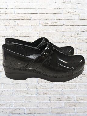DANSKO Professional Black Patent Leather Shoe - Traditional Style - Size 39